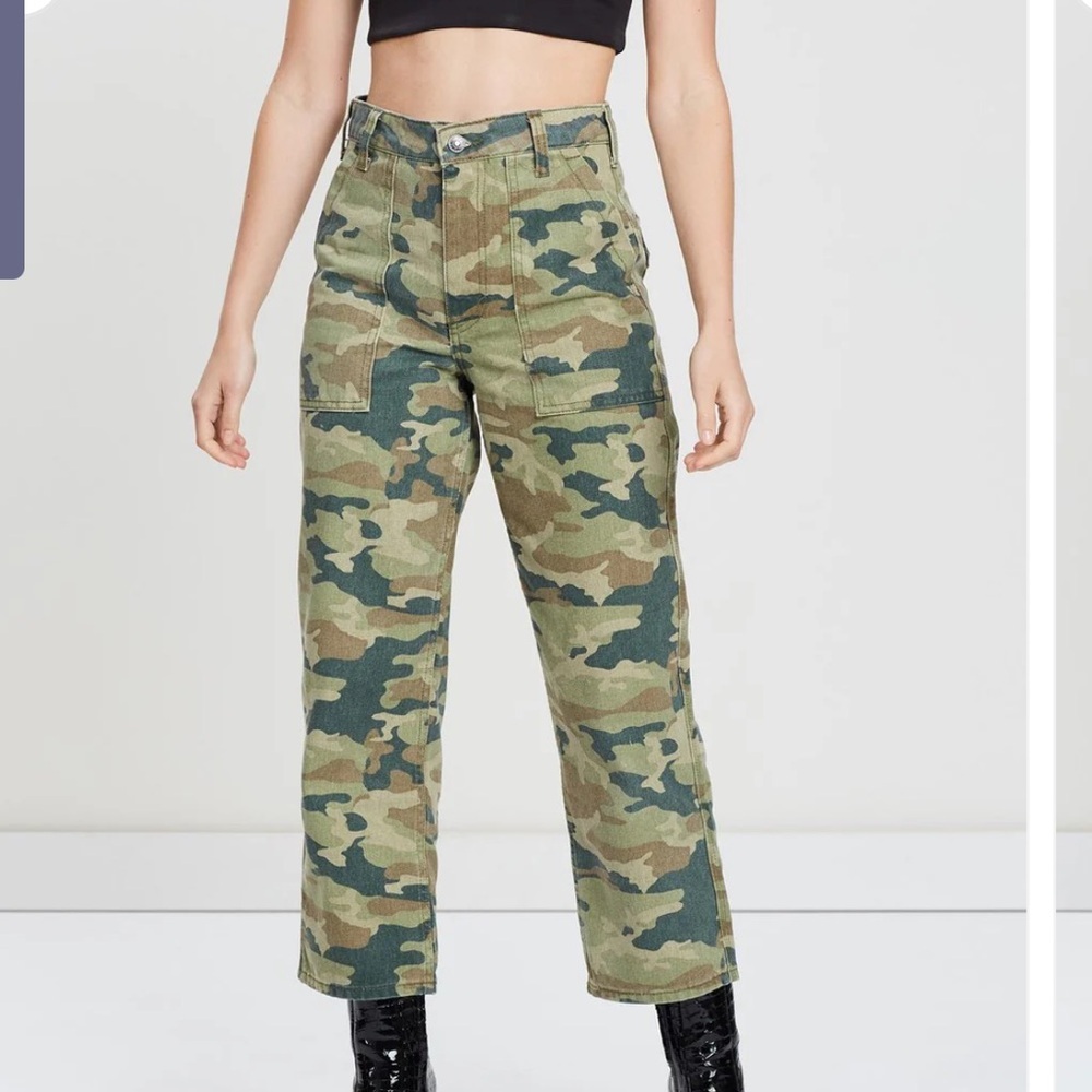 Free People Women's Camo Straight-Leg Jeans - Green Camo
